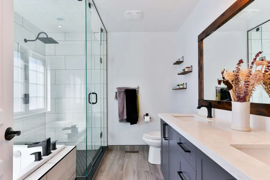 Bagno classico o minimalista? Come trovare lo stile perfetto per la tua casa