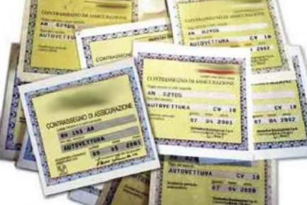 Contrasto al fenomeno di circolazione senza assicurazione. Sequestrato un veicolo